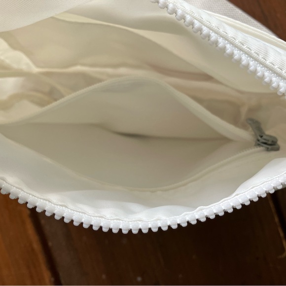 Kipling White Cross Body Shoulder Bag - Picture 7 of 12